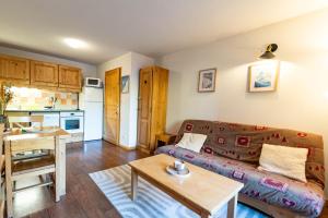 Nhà bếp/bếp nhỏ tại Bel Appartement lumineux au coeur de la station de Vars +20 ảnh