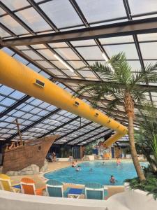 Swimmingpoolen hos eller tæt på Marine Park Holiday Park Rhyl