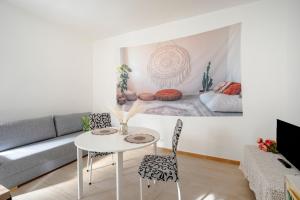 Χώρος καθιστικού στο Miro’ House