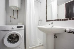 Ένα μπάνιο στο Apartamento en club cala azul