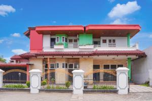 Tòa nhà nơi khách sạn tọa lạc