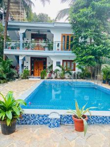 Bazén v ubytování Small town villa nebo v jeho okolí