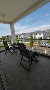 Balkón nebo terasa v ubytování Exclusive 3 Bedroom House Apartment, Gated + 44 fotografií