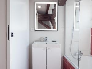 Ένα μπάνιο στο Résidence 90 m2 lumineuse - cour intérieure alsacienne, balcon & parking +5 φωτογραφίες