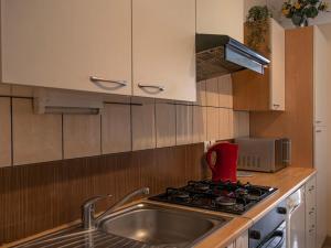 Kuchyň nebo kuchyňský kout v ubytování Maison de campagne au cœur des vignes