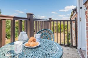 Μπαλκόνι ή βεράντα στο 2 Bed in Tarrant Hinton oc-t32346