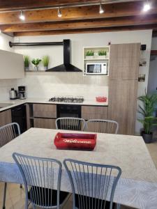 Η κουζίνα ή μικρή κουζίνα στο Casa Lorena +32 φωτογραφίες