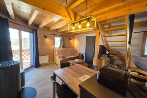 Posezení v ubytování Nordic Chalet for 6 People in La Féclaz Perfect for Your Ski Getaway