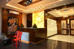 Ο χώρος του λόμπι ή της ρεσεψιόν στο Hotel RS Grand