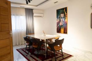 Posezení v ubytování Creekwood Haven