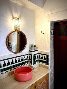 Koupelna v ubytování Artisanal Cozy studio médina + 11 fotografií