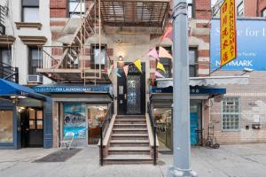 Το κτήριο όπου στεγάζεται  το διαμέρισμα