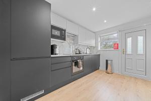 Η κουζίνα ή μικρή κουζίνα στο Linden House