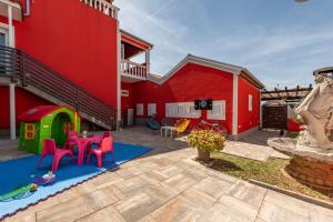 Laste mänguala majutusasutuses Luxury villa with a swimming pool Turanj, Biograd - 18274