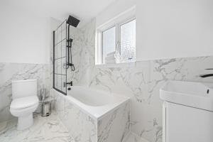 Ένα μπάνιο στο Linden House +21 φωτογραφίες