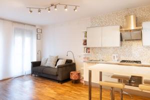 Køkken eller tekøkken på Ampio e accogliente Bilocale in zona Bicocca