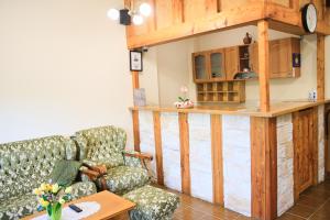 Η κουζίνα ή μικρή κουζίνα στο Bakterház Vendégház +37 φωτογραφίες