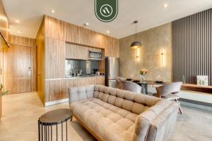 Η κουζίνα ή μικρή κουζίνα στο Luxury Studio - Pool - Revolution Monument View