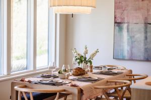 Fotografie z fotogalerie ubytování 2-Bed Eco Friendly Home Sleeps 4 with Parking v destinaci Newton Abbot