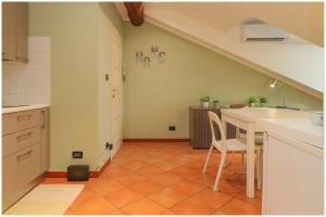 Η κουζίνα ή μικρή κουζίνα στο MoleView Nest on the Turin rooftops WIFI AC +11 φωτογραφίες