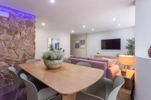 TV a/nebo společenská místnost v ubytování Acogedor Apartamento de diseño Centro , Cerca de Novelda y Alicante