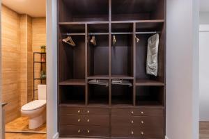 Koupelna v ubytování Acogedor Apartamento de diseño Centro , Cerca de Novelda y Alicante + 53 fotografií