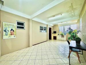 TV a/nebo společenská místnost v ubytování Serra e Mar