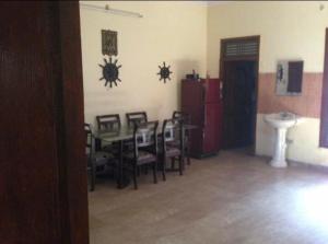 Khu vực ghế ngồi tại City Central Bungalow,Ram mandir