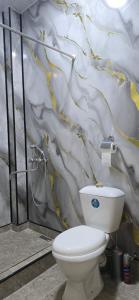 Koupelna v ubytování Apartment TunHomeDom Vagharshapat Armenia