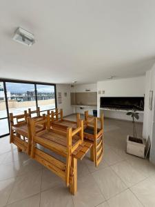 Köök või kööginurk majutusasutuses Dpto amplio con piscina, Excelente ubicación