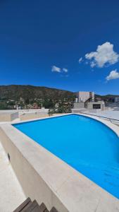 Bassein majutusasutuses Dpto amplio con piscina, Excelente ubicación või selle lähedal