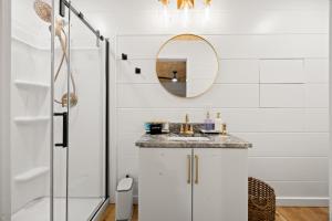 Koupelna v ubytování Cliffview Lotus + 35 fotografií