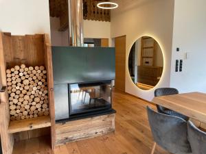 TV a/nebo společenská místnost v ubytování Villa Anita Chalets