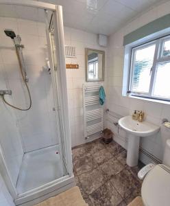 Ένα μπάνιο στο Canterbury - Sleeps 7 - Pet-Friendly with Garden