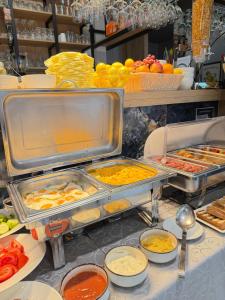 Jídlo v apartmánu nebo okolí + 60 fotografií