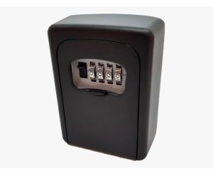 eine Steckdose auf weißem Hintergrund in der Unterkunft Glamping en zona de Bodegas Luján de Cuyo Mendoza in La Porteña