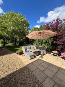 Κήπος έξω από το Lodge near Bath for relaxing getaway with Hot tub