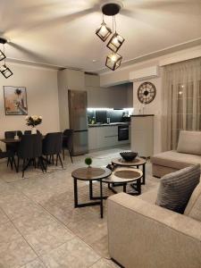 Kuchyň nebo kuchyňský kout v ubytování Faros & Beach View