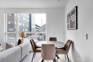 Χώρος καθιστικού στο Blueground New Tacoma view nr Waterfront SEA-958