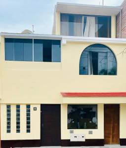 Το κτήριο όπου στεγάζεται  το δωμάτιο σε οικογενειακή κατοικία