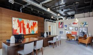 Μια τηλεόραση ή/και κέντρο ψυχαγωγίας στο Blueground Diridon pool nr San Jose Museum SFO-2089