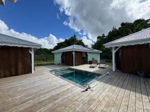 Πισίνα στο ή κοντά στο Les Kaz de Sainte Anne