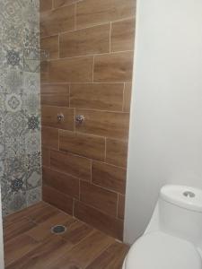 Koupelna v ubytování Casa petirrojo - habitaciones en Pátzcuaro