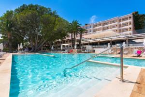 Bazén v ubytování Hotel Na Taconera nebo v jeho okolí