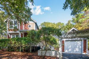 Το κτήριο όπου στεγάζεται  η παραθεριστική κατοικία