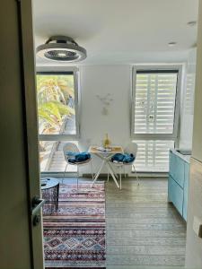 Posezení v ubytování AMBER APARTMENTS - FRESH STUDIO + 28 fotografií