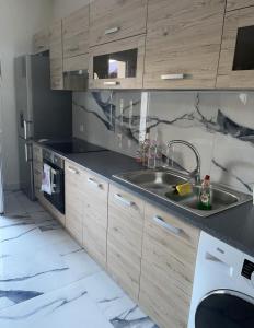 Η κουζίνα ή μικρή κουζίνα στο Villa Aretousa