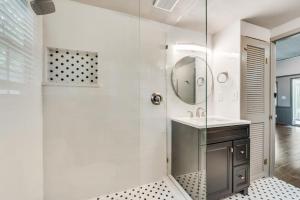 Koupelna v ubytování Aledo Slice of Paradise, Secluded Country Lodge + 14 fotografií