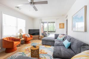 Posezení v ubytování This Home Has It All Location Amenities & More