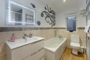 Un baño de 3 Bed in Carbis Bay oc-p33004 14 fotos más